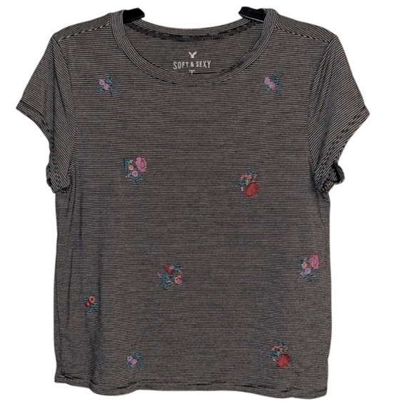 🌹AMERICAN EAGLE CROPPED FLORAL TEE - Picture 1 of 4